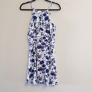 Very cute sleeveless dress